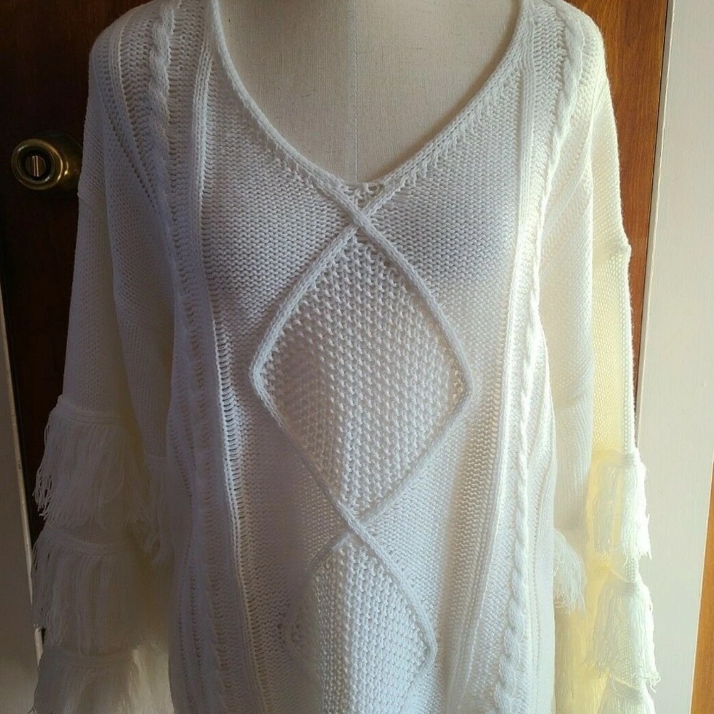 Women’s VNeck Cable Panel Detail Fringed Sweater in Ivory sz S EUC - Picture 5 of 8